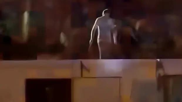 Sarıyer'de hastane bahçesinde dehşet: Demir sopayla saldırdığı polis memurunu başından yaraladı