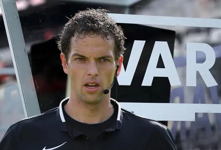 Önce Fenerbahçe, şimdi Beşiktaş! Martens, yine VAR koltuğunda...