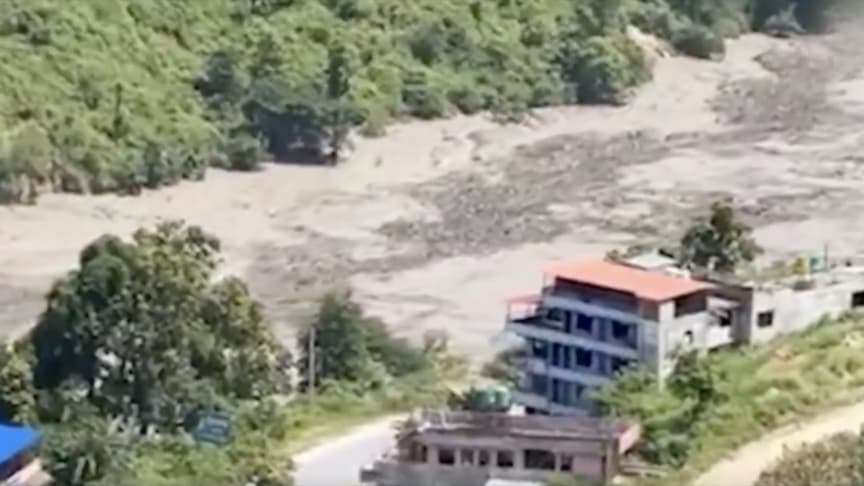 Nepal'de meydana gelen selde hayatını kaybedenlerin sayısı 95'e yükseldi