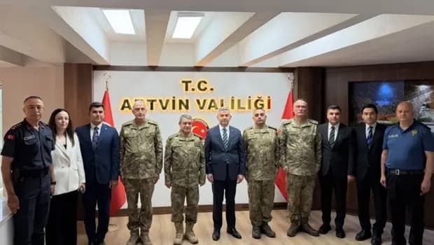 Genelkurmay Başkanı Bayraktaroğlu, Artvin Valiliğini ziyaret etti