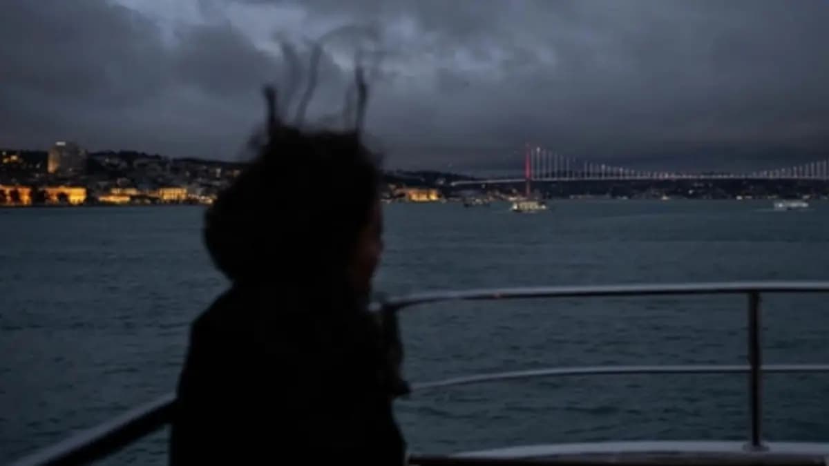 İstanbul'da hava birden değişecek! Sıcaktan bunalırken soğuktan üşümeye hazır olun