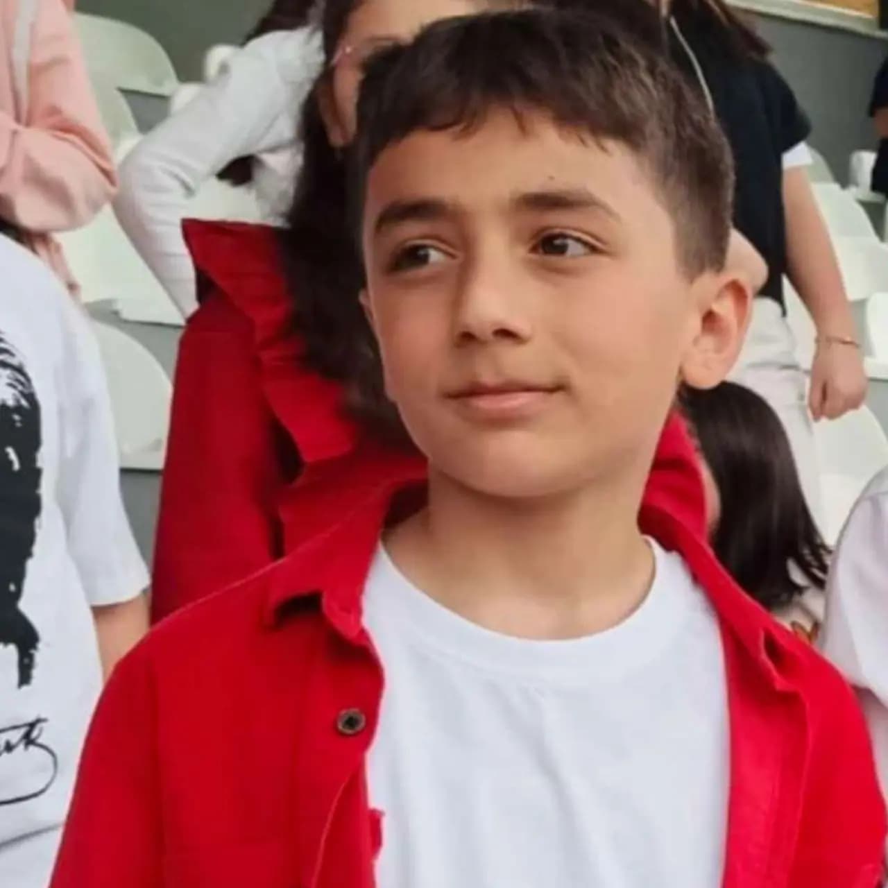 Abi kardeş denizde can verdi