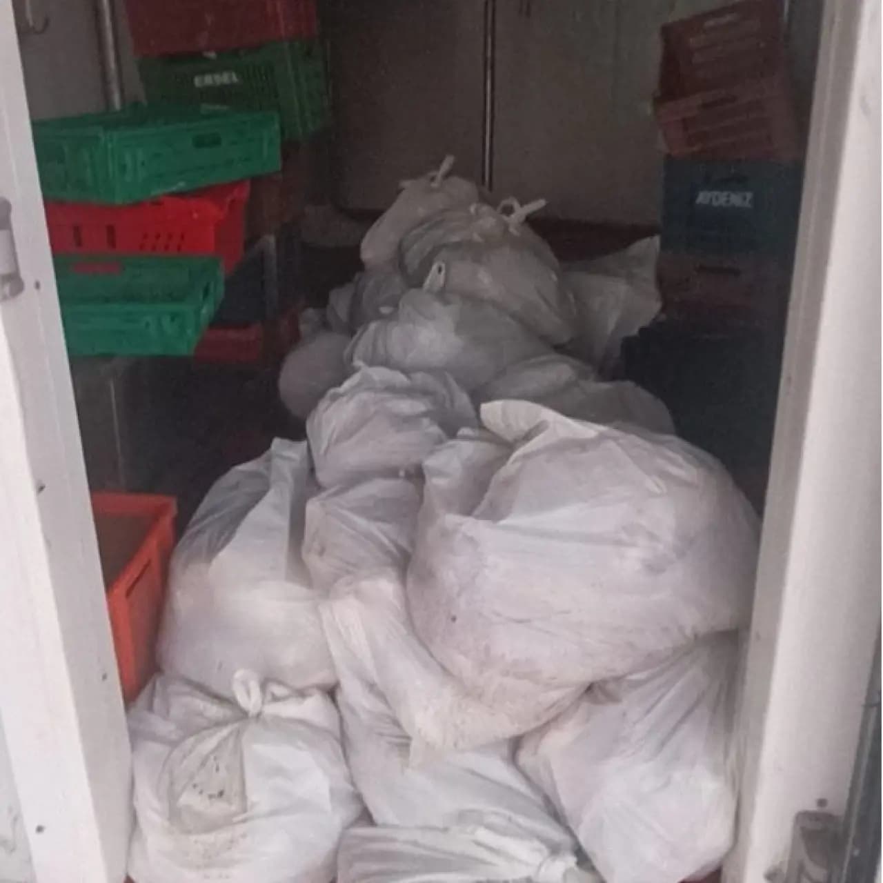 Kasap deposundan 400 kilogram bozuk et çıktı