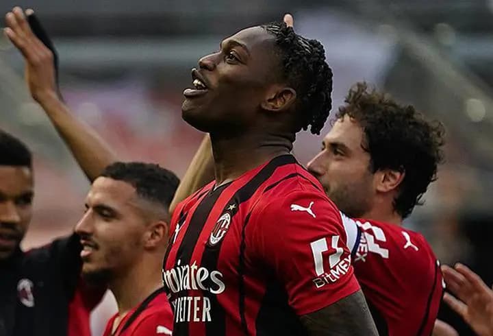 Milan, Leao'nun ayrılık senaryosuna hazırlanıyor