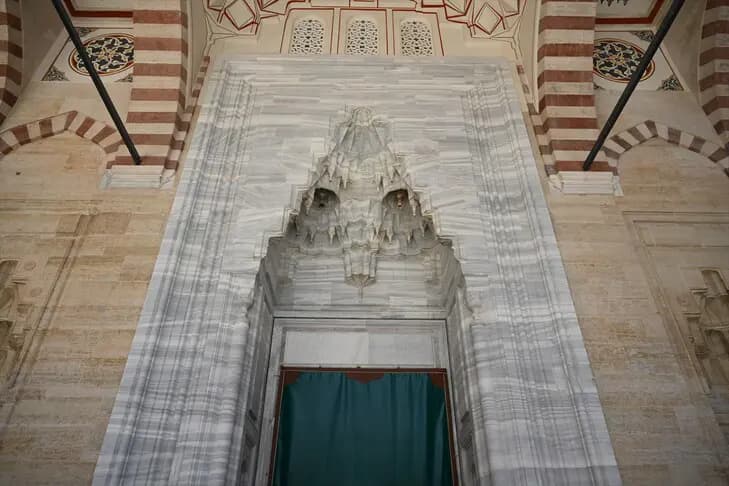 Selimiye Camisi'ndeki baykuş motifi kadim Türk sanatının izlerini taşıyor