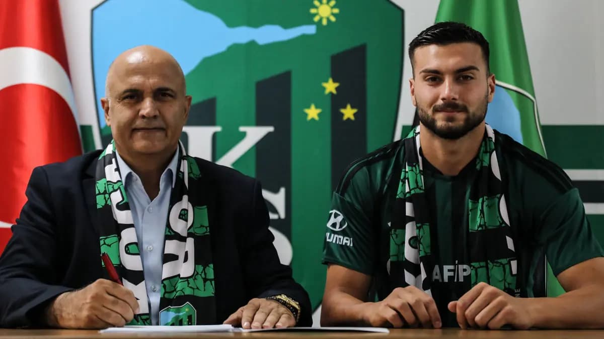Kocaelispor'dan orta sahaya genç takviye