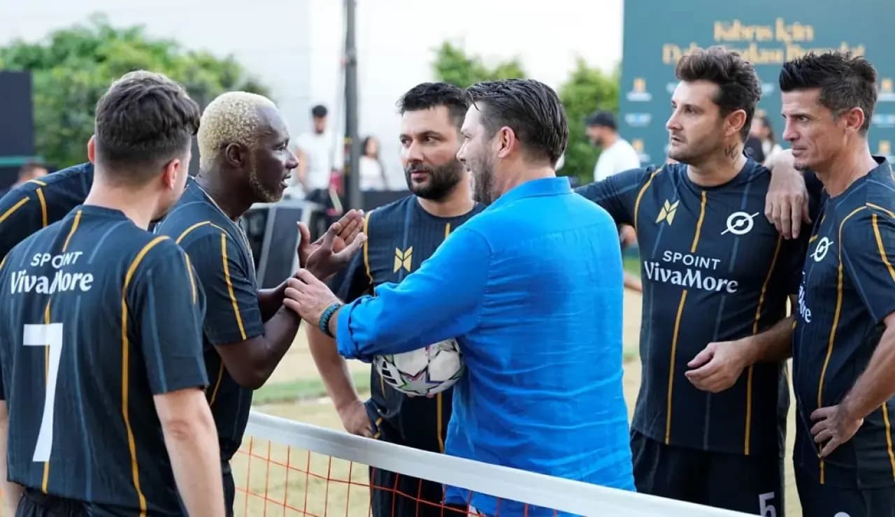 Türk futbolunun unutulmaz isimleri Kıbrıs'ta buluştu