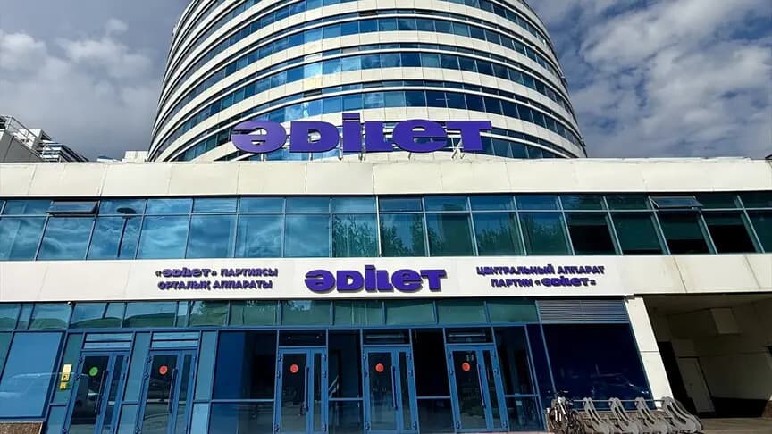 Kazakistan'da tek meclisli Kurultay seçiminde Adilet Partisi birinci oldu