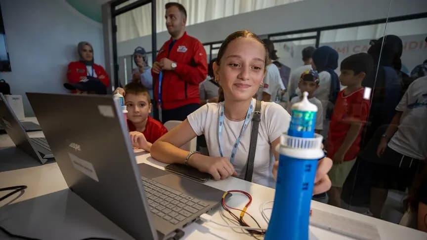 TEKNOFEST Mavi Vatan'a katılan çocuklar denizciliği eğlenerek öğreniyor