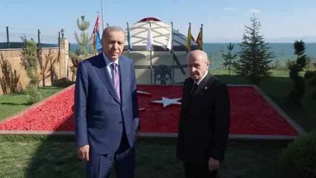 Cumhurbaşkanı Erdoğan Ahlat’ta MHP lideri Bahçeli ile görüştü