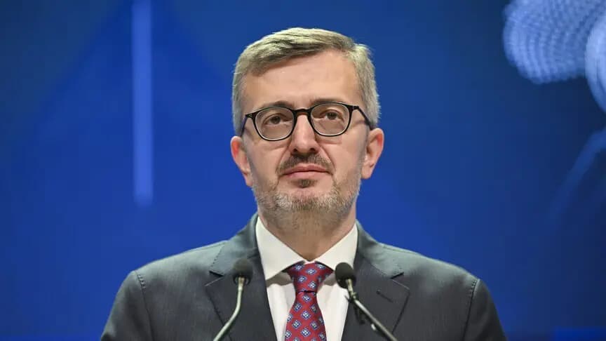Cumhurbaşkanlığı İletişim Başkanı Duran, yazar Şenler'i vefatının 7'nci yılında andı