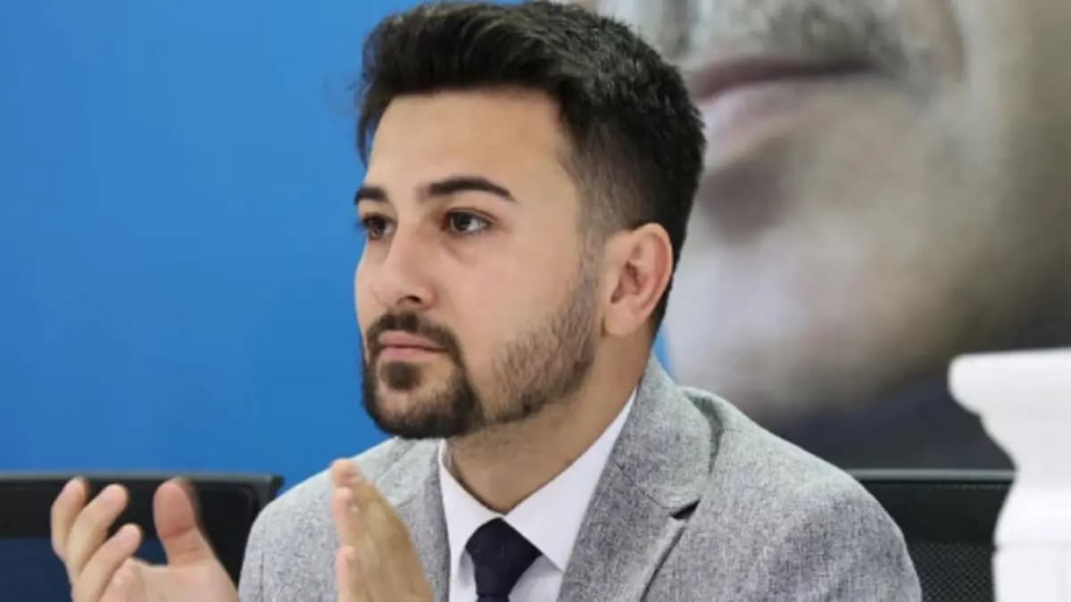 AKP'li başkan kendisine gelen milyonluk saati sosyal medyadan paylaştı