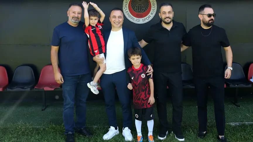 Gençlerbirliği Kulübü, Fenerbahçe maçında forması çıkarılan çocuğu tesislerinde misafir etti