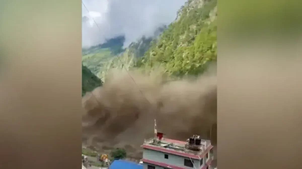 Nepal'de sel felaketi: 8 ölü