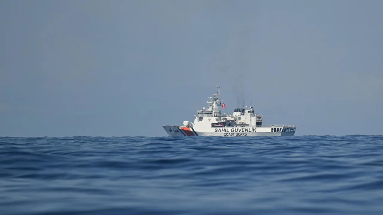 Girne'deki feribot kazasında kaybolan 20 kişi aranıyor