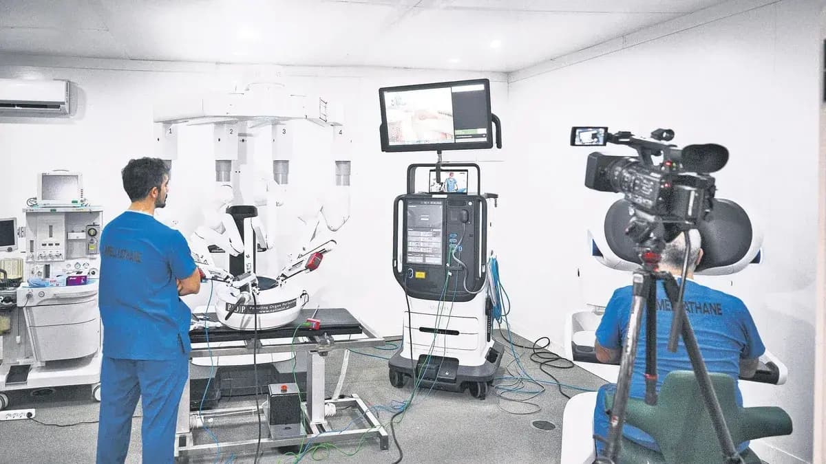TCG Anadolu'da robotik cerrahi