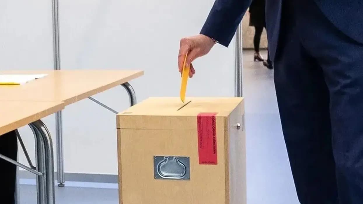 İzlanda'da Avrupa kararı için sandık başı! Halk, AB müzakerelerinin kaderini belirliyor