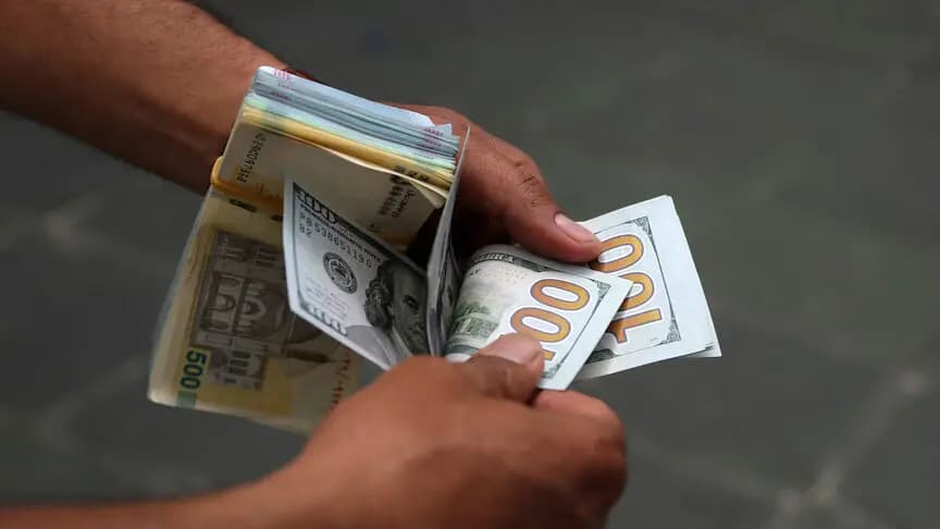 İran'da dolar serbest piyasada tarihinin en yüksek seviyesine çıktı