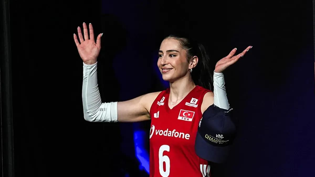 Milli voleybolcu Saliha Şahin'den sakatlık cevabı!
