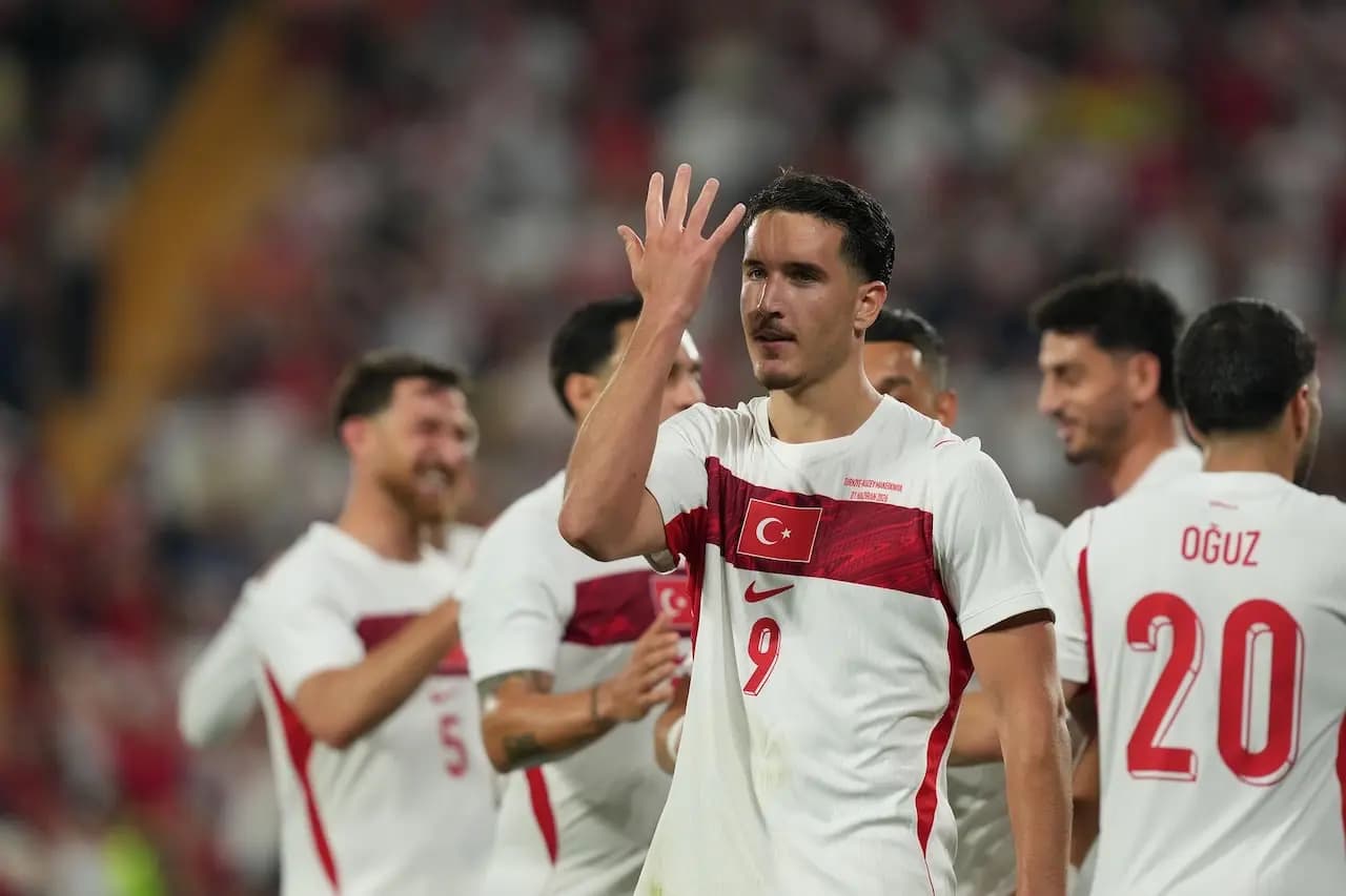 Deniz Gül'ün Türkiye'ye geliş saati belli oldu! Galatasaray için geliyor