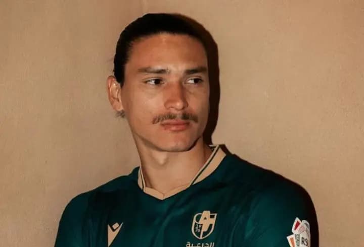 Trabzonspor'la anılıyordu! Darwin Nunez imzayı attı...