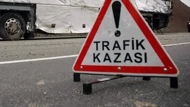 İzmir'de feci kaza: Tankerin çarptığı otomobildeki çift öldü