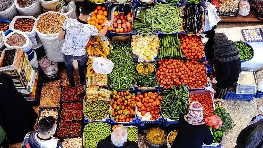 Pazar poşetinde 3 biber, 4 salatalık