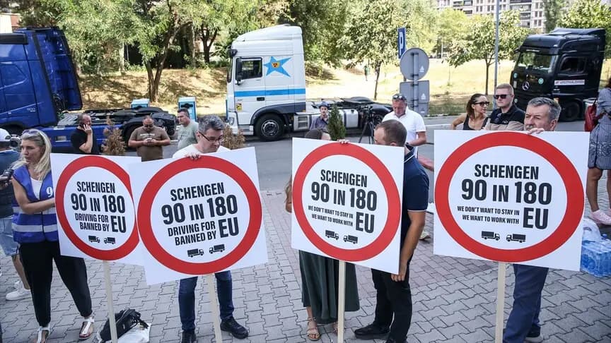 Balkanlar'daki kamyon ve tır şoförleri, AB'nin geçiş kurallarını protesto etti