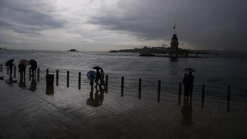 Meteorolojiden İstanbul için gök gürültülü sağanak uyarısı