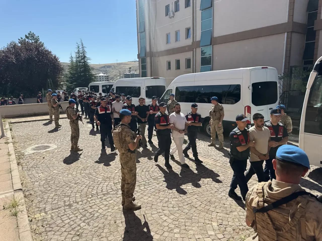 2,4 milyar liralık yasa dışı bahis trafiği! 39 şüpheli gözaltında