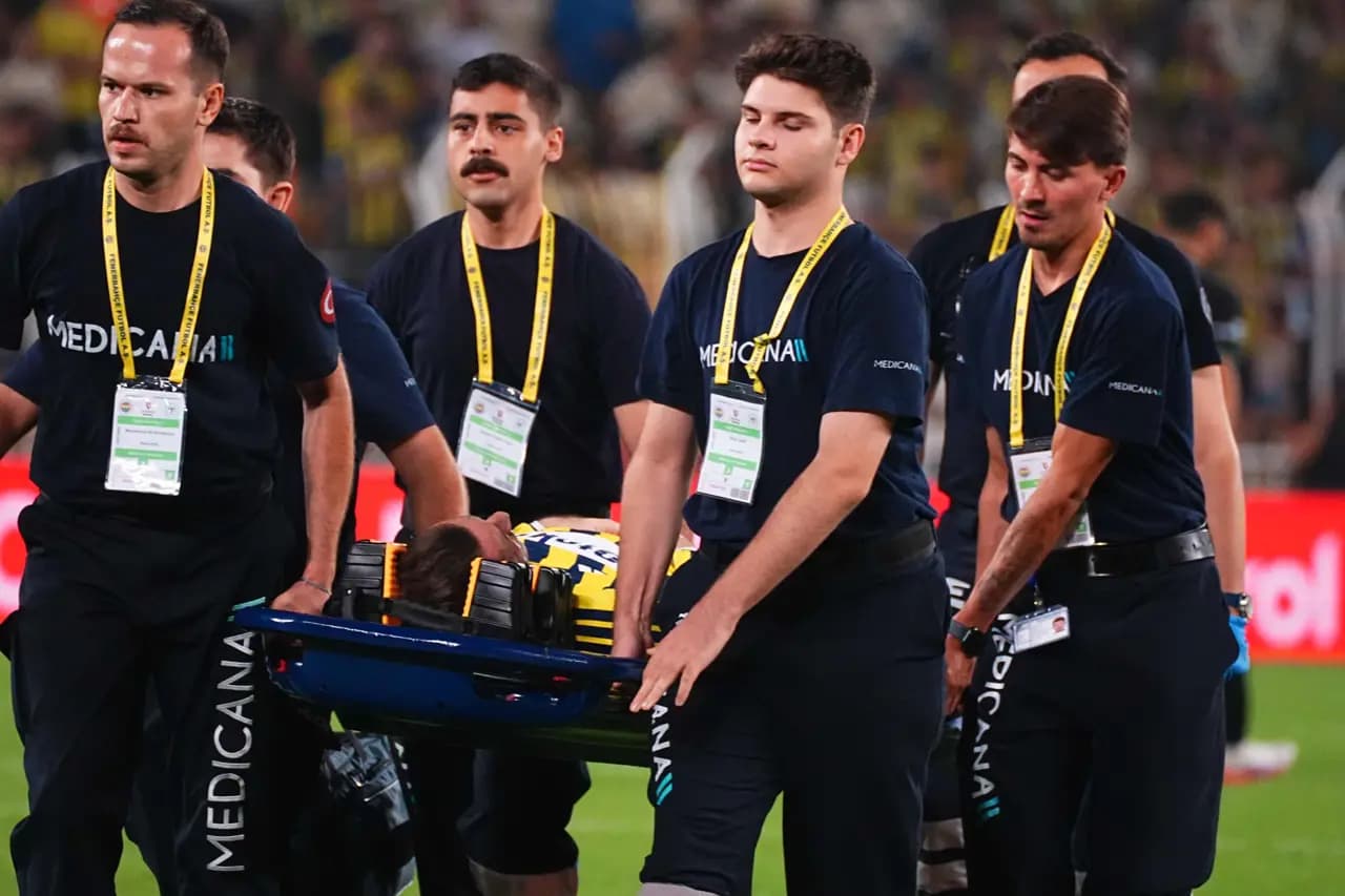Kafa travması geçiren Kerem Aktürkoğlu'ndan ilk açıklama