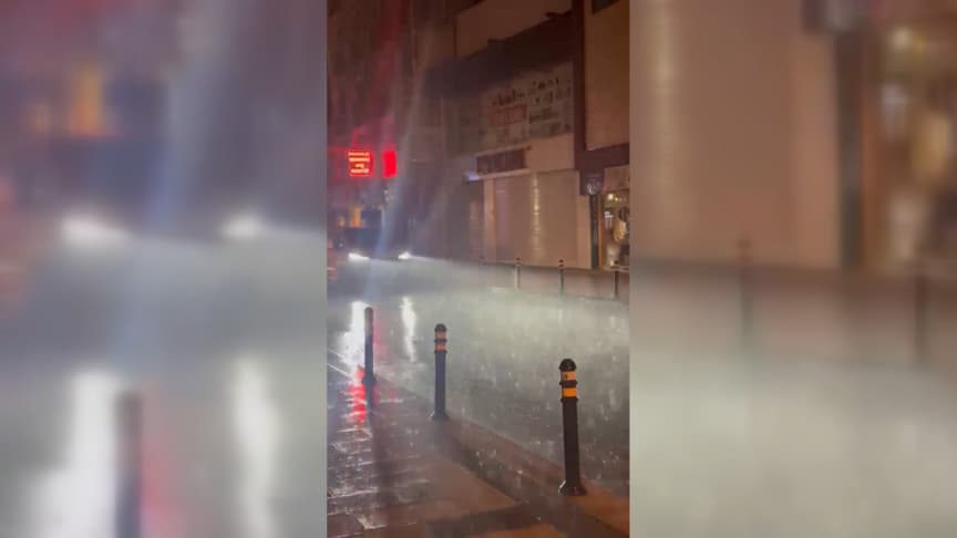 İstanbul'da gök gürültülü sağanak etkili oldu