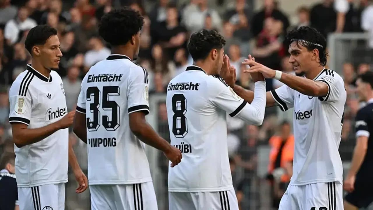 Can Uzun şov yaptı: Eintracht Frankfurt, 11 golle kazandı