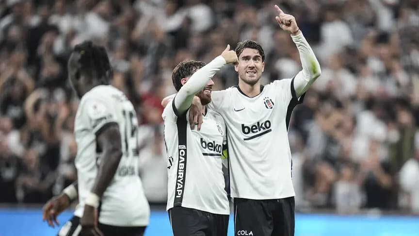 Vlahovic'in yıldızlaştığı maçta Beşiktaş farklı kazandı