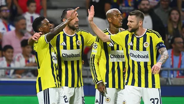 Fenerbahçe'nin tarihi Lyon zaferi sonrası övgü yağdırdı: Avrupa'nın dokuz harikasından biri! Formasında Muriqi yazan Dzeko