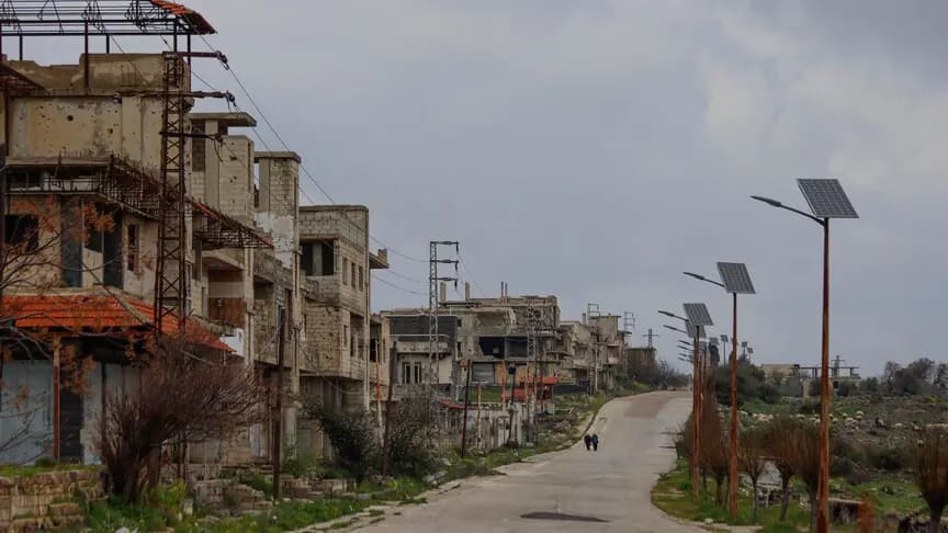 İsrail askerleri Suriye'nin güneyindeki Kuneytra'da bir eve baskın düzenledi
