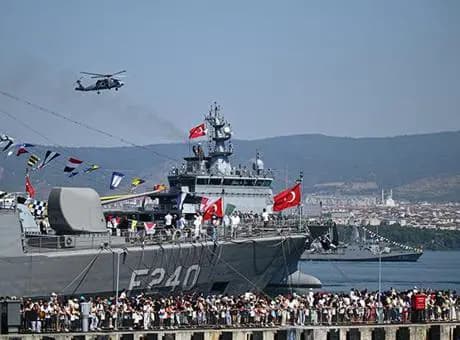 TEKNOFEST Mavi Vatan 3. gününde 7'den 70'e vatandaşları buluşturdu