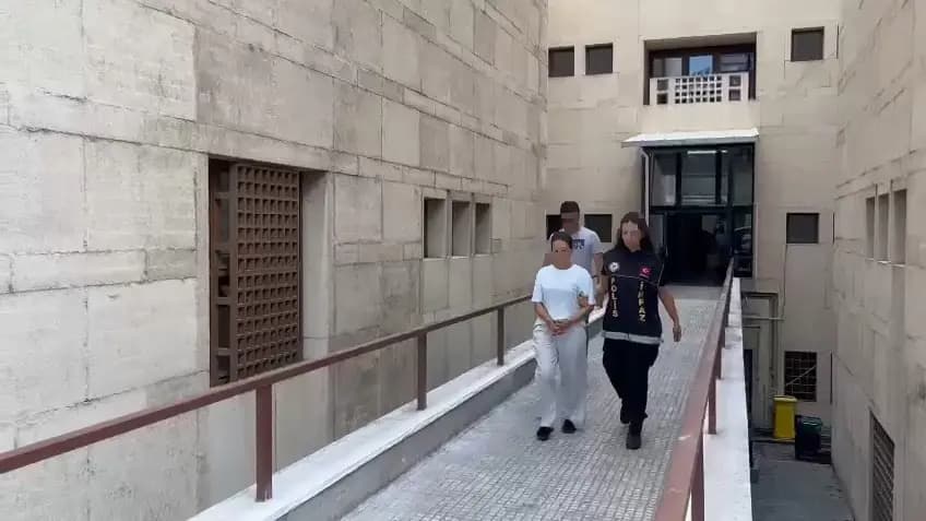20 yıl hapis cezası bulunan kadın, kurye kılığındaki polisle yakalandı