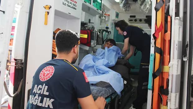 Arıdan korkup düşünce koluna demir saplandı
