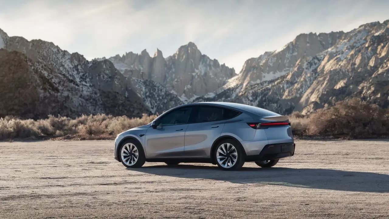 Tesla İstanbul’daki İlk Kapsamlı Merkezini Açtı: Forum İstanbul Tesla Center Hizmete Girdi
