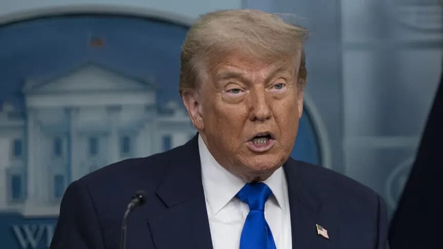 Trump, İran'ın misilleme yapması halinde "daha büyük" saldırılar düzenleyeceklerini açıkladı