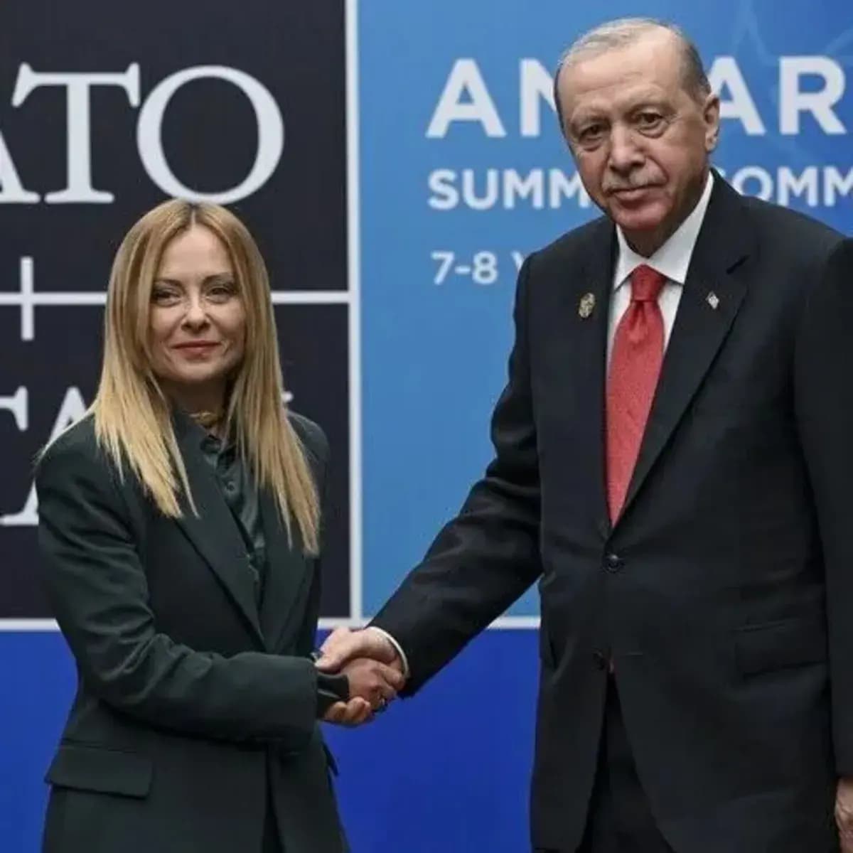 Başkan Erdoğan'dan İtalya Başbakanı Meloni'ye tebrik mesajı