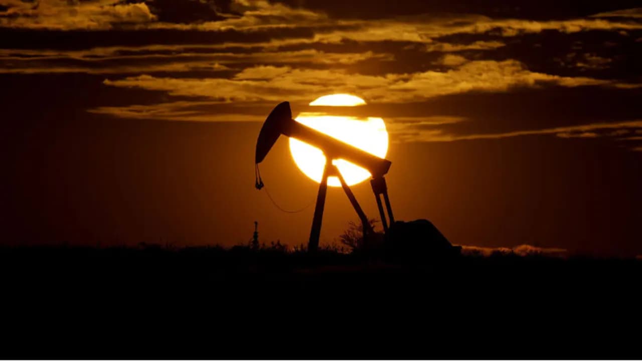 IEA petrol talebi tahminini düşürdü
