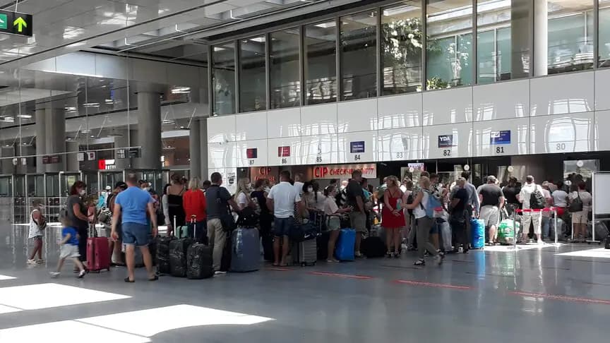 Yılın 8 ayında 167,6 milyon yolcu hava yolu ile seyahat etti
