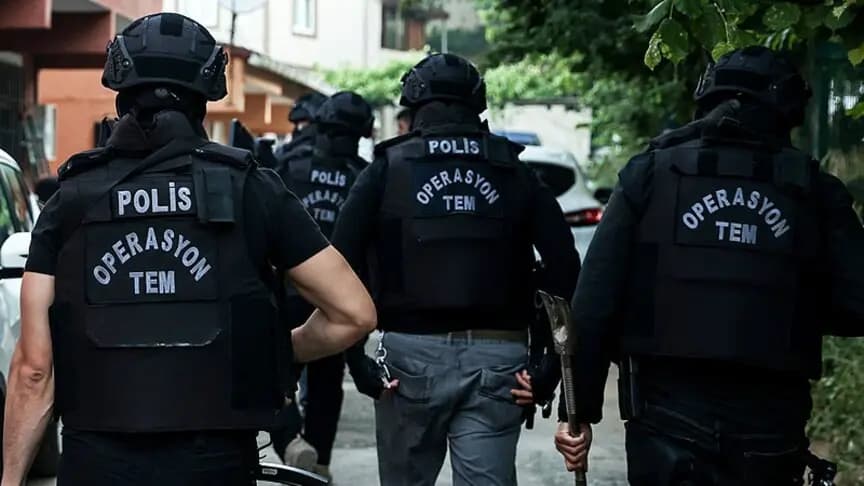 İstanbul'da uyuşturucu ticaretinden aranan suç örgütü elebaşı operasyonla yakalandı