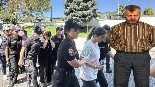 Suikast timindeki firari FETÖ'cü Burkay Karatepe'ye para aktaran 10 şüpheli adliyede