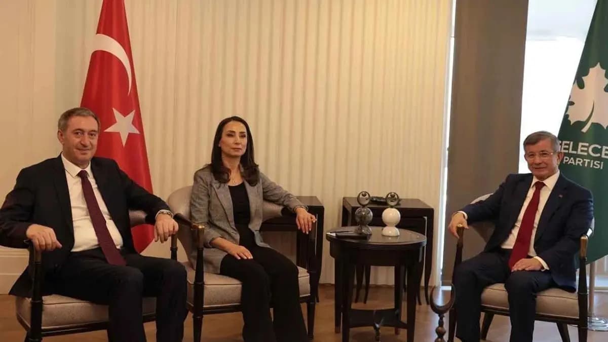 DEM Parti'den Ahmet Davutoğlu’na geçmiş olsun telefonu