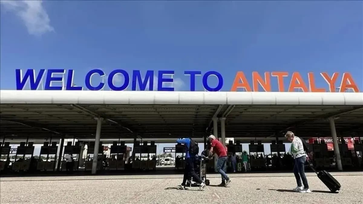 Antalya Havalimanı'nda ağustos yoğunluğu: 5,9 milyon yolcu