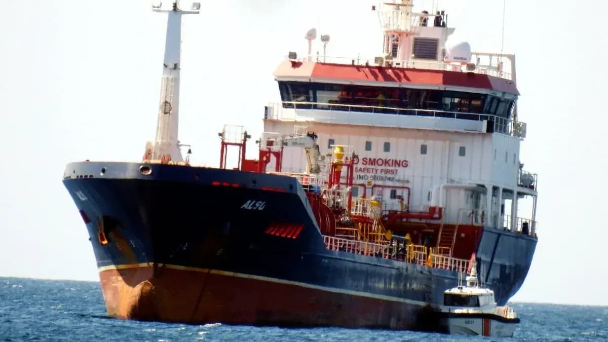 Silivri’de batan gemide havadan ve denizden aramalar devam ediyor: Ailelerin endişeli bekleyişi sürüyor