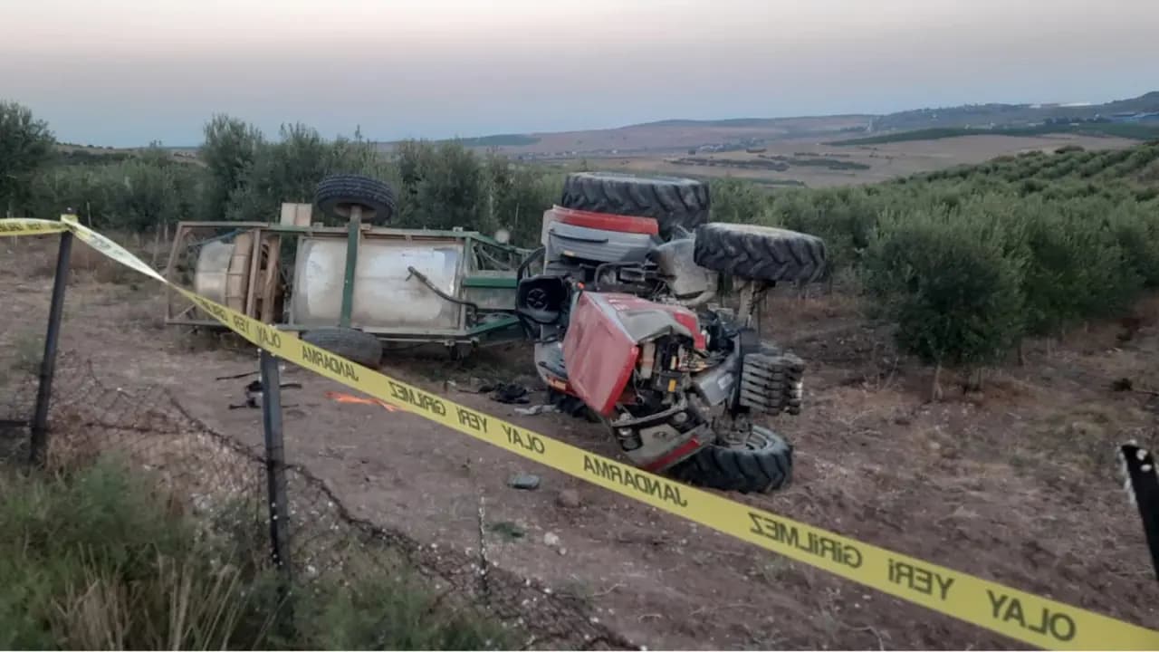 Adana'da devrilen traktör can aldı